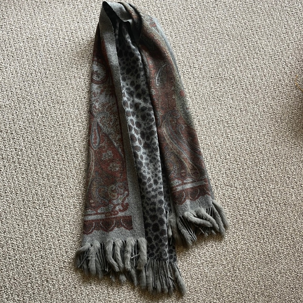 Women’s paisley scarf- wrap reversible with fur trim